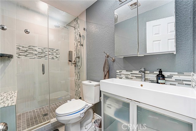 Detail Gallery Image 15 of 25 For 326 E Valencia #C,  Burbank,  CA 91502 - 2 Beds | 2/1 Baths