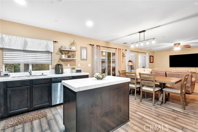 Detail Gallery Image 13 of 31 For 1418 Mandarin, Madera,  CA 93638 - 4 Beds | 2/1 Baths