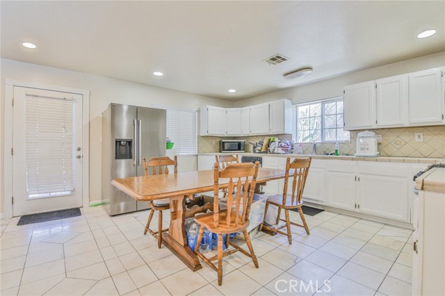 Detail Gallery Image 8 of 49 For 1709 E Luray, Long Beach,  CA 90807 - 5 Beds | 5 Baths