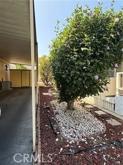 https://media.crmls.org/medias/ba5549d2-f048-491b-8abc-1643786361c4.jpg?preset=X-Large