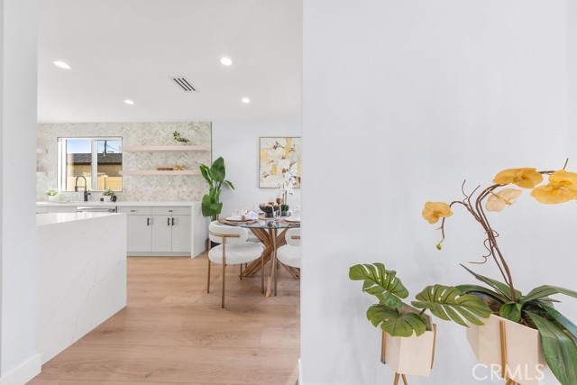 Detail Gallery Image 15 of 53 For 5700 Vista Del Monte, Sherman Oaks,  CA 91411 - 3 Beds | 2 Baths