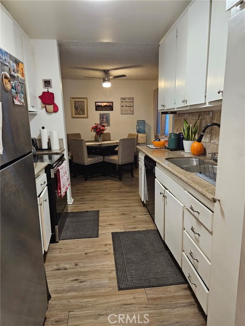 Detail Gallery Image 16 of 18 For 18307 Burbank Bld #41,  Tarzana,  CA 91356 - 2 Beds | 2 Baths