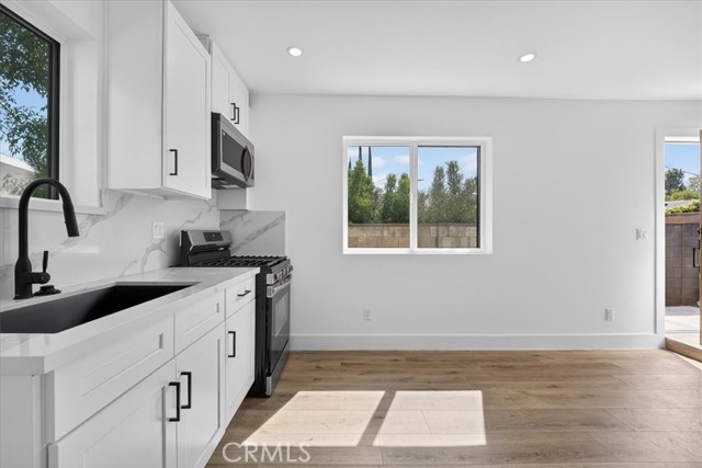 Detail Gallery Image 8 of 16 For 7053 Fallbrook Ave, West Hills,  CA 91307 - 1 Beds | 1 Baths