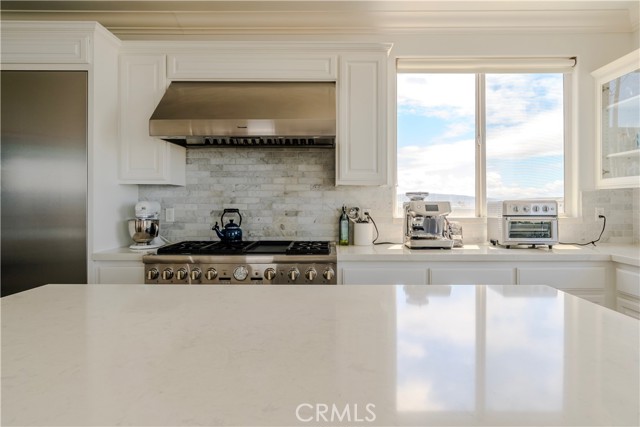 300 19TH Street, Manhattan Beach CA: https://media.crmls.org/medias/ba5634dd-d142-466a-9555-8611cdc05367.jpg