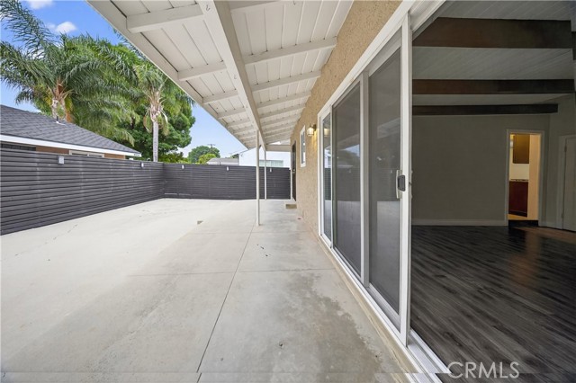 Detail Gallery Image 27 of 32 For 6906 Mclennan Ave, Lake Balboa,  CA 91406 - 3 Beds | 3 Baths