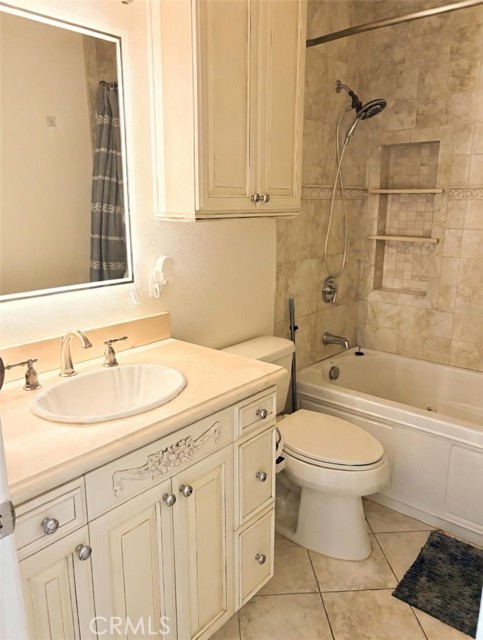 Detail Gallery Image 18 of 26 For 26172 Rainbow Glen, Newhall,  CA 91321 - 2 Beds | 2 Baths