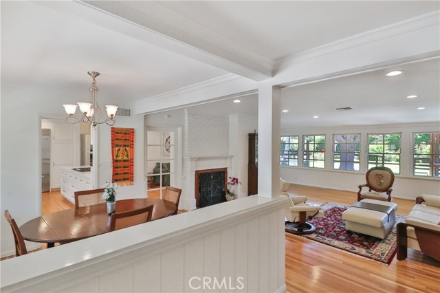 Detail Gallery Image 4 of 38 For 8944 Amestoy Ave, –,  CA 91324 - 3 Beds | 2 Baths