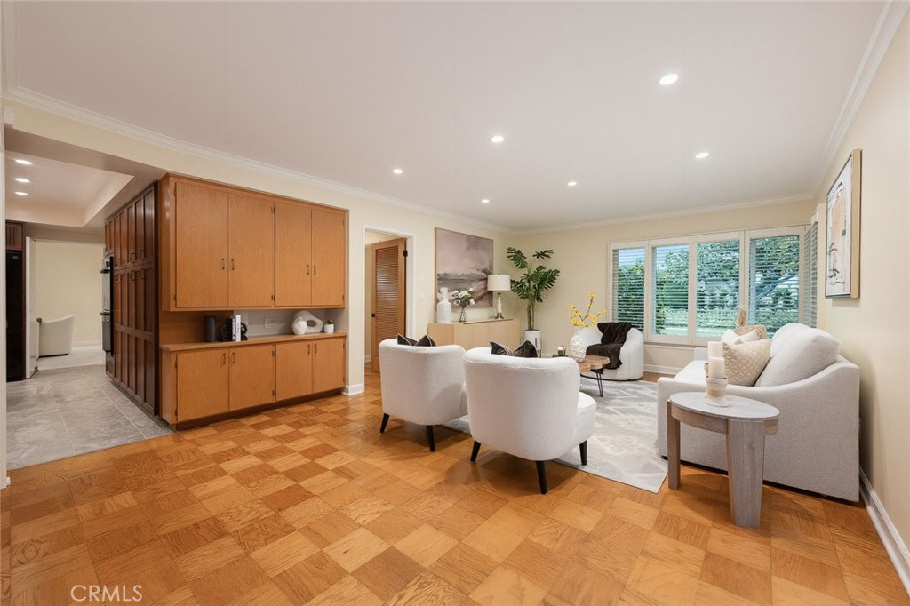 https://media.crmls.org/medias/ba58abdc-7ca6-427d-9125-21676dd93896.jpg?preset=X-Large