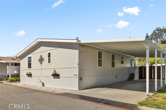 Detail Gallery Image 3 of 58 For 4901 Green River #303,  Corona,  CA 92880 - 3 Beds | 2 Baths