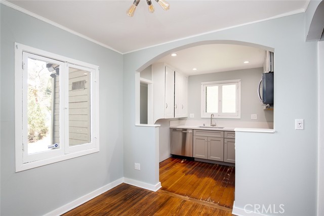 455 E Sacramento Street, Altadena CA: https://media.crmls.org/medias/ba591662-ccf6-4c31-8d4e-16cb6330a4db.jpg