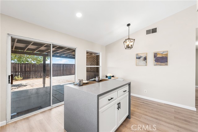 1472 Bedford Avenue, Rosamond CA: https://media.crmls.org/medias/ba59e5a3-1acd-4ae2-8c73-74eab4936596.jpg