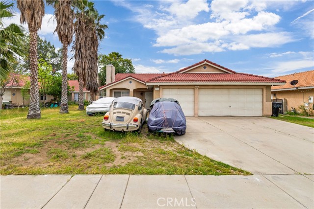 Detail Gallery Image 1 of 28 For 14975 Granada Ave, Fontana,  CA 92335 - 4 Beds | 2 Baths
