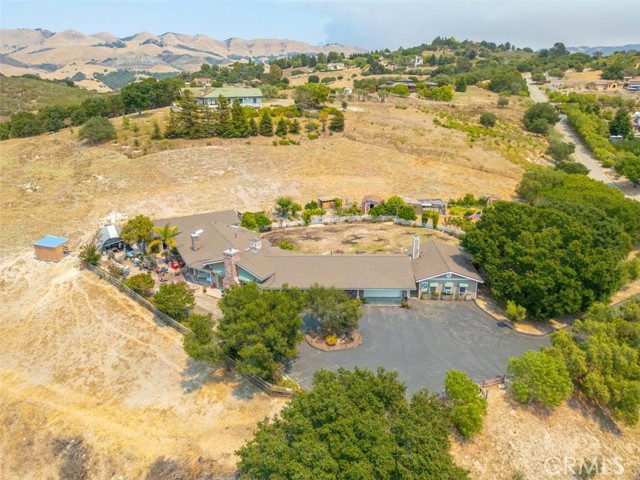 1685 Corbett Highlands Place, Arroyo Grande CA: https://media.crmls.org/medias/ba5b96af-8c20-4827-b2dd-8d60da7ff31b.jpg