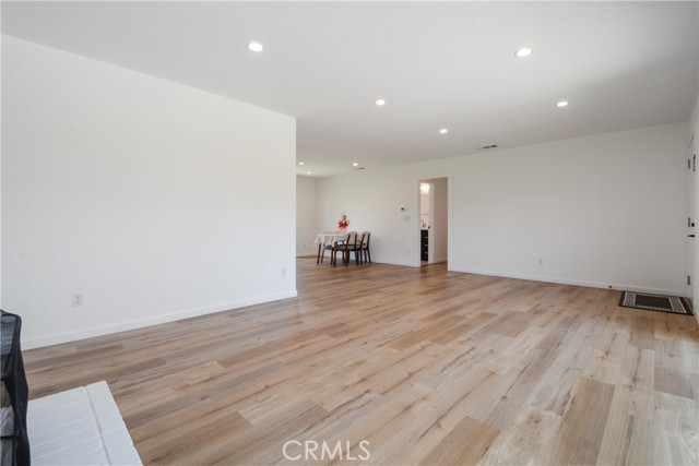 6091 Larchwood Drive, Huntington Beach CA: https://media.crmls.org/medias/ba5c3a09-057d-4351-91ba-080bb64046ea.jpg