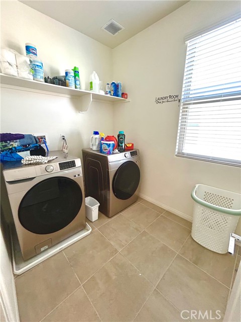 Detail Gallery Image 11 of 14 For 1485 E Laurelwood Dr, San Bernardino,  CA 92408 - 3 Beds | 2/1 Baths