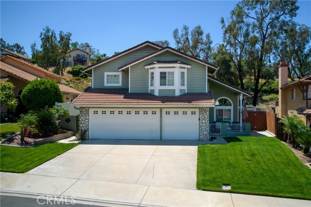 Detail Gallery Image 1 of 30 For 23903 Creekwood Dr, Moreno Valley,  CA 92557 - 4 Beds | 2/1 Baths
