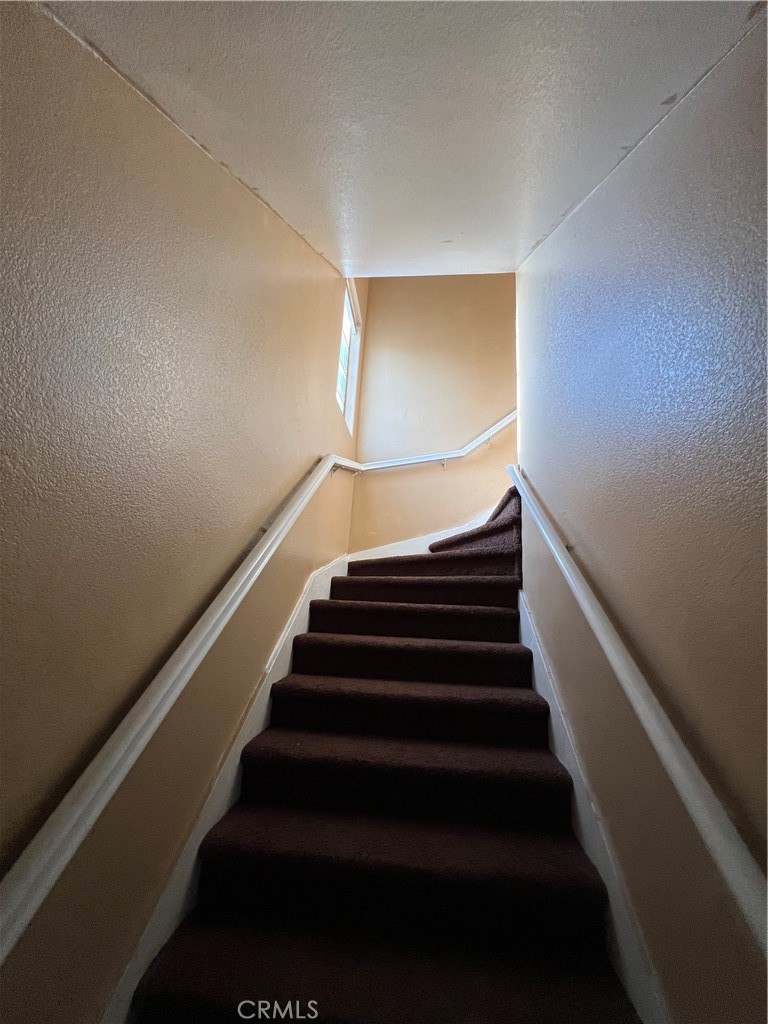 https://media.crmls.org/medias/ba5df630-32c7-4966-8c70-ab15fc24b59c.jpg?preset=X-Large