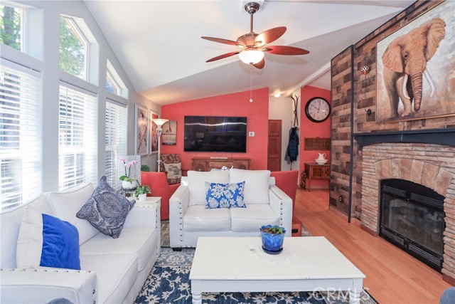 Detail Gallery Image 2 of 52 For 628 Los Angeles Ave, Sugarloaf,  CA 92386 - 3 Beds | 2 Baths