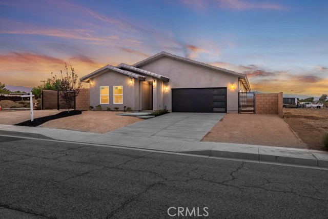 36733 42nd E Street, Palmdale CA: https://media.crmls.org/medias/ba5e9d87-615f-4a45-b54f-a43b9b7784ed.jpg