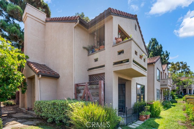 1056 Calle Del Cerro, San Clemente CA: https://media.crmls.org/medias/ba5ecb23-c67e-4ac6-9c96-82e4a32979bd.jpg