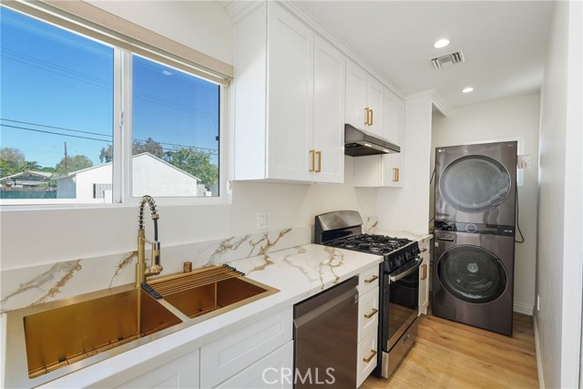 Detail Gallery Image 17 of 41 For 12317 Roscoe, Sun Valley,  CA 91352 - 3 Beds | 2 Baths