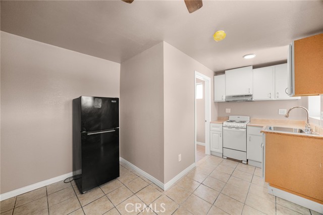 610 W Glen Lyn Drive, Glendora CA: https://media.crmls.org/medias/ba5fbba3-25ad-4103-9ed0-48380c58e79e.jpg
