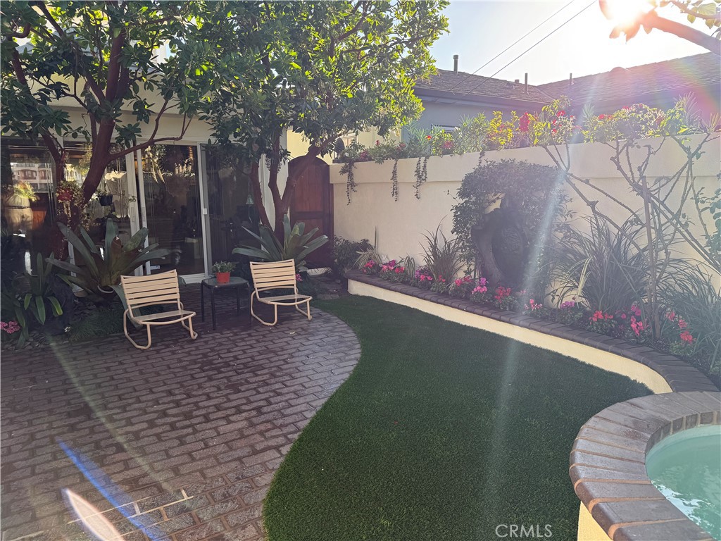 https://media.crmls.org/medias/ba5fcc07-479b-4133-b69f-492f0a964ba7.jpg?preset=X-Large