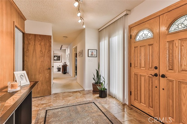 Detail Gallery Image 7 of 60 For 17343 Citronia St, Northridge,  CA 91325 - 5 Beds | 3/1 Baths