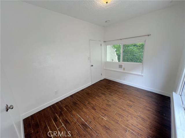 Detail Gallery Image 9 of 16 For 3507 Edgehill Dr, Los Angeles,  CA 90018 - 3 Beds | 1 Baths