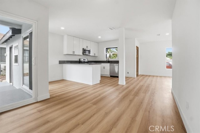 Detail Gallery Image 12 of 34 For 527 N Cucamonga Ave, Ontario,  CA 91764 - 3 Beds | 2 Baths