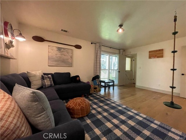 938 Balfrin Drive, Crestline CA: https://media.crmls.org/medias/ba60fcfa-2077-4a79-8a1f-f1910f95a63c.jpg
