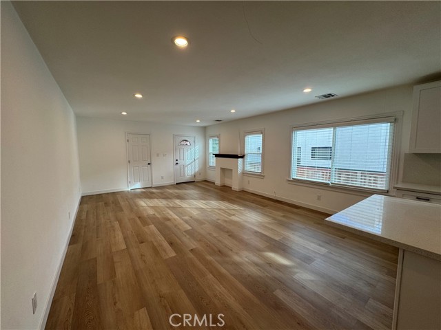 Detail Gallery Image 2 of 9 For 1215 N Vista, West Hollywood,  CA 90046 - 2 Beds | 1/1 Baths