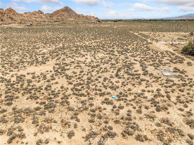 Detail Gallery Image 9 of 10 For 751 Buena Vista Rd, Lucerne Valley,  CA 92356 - – Beds | – Baths