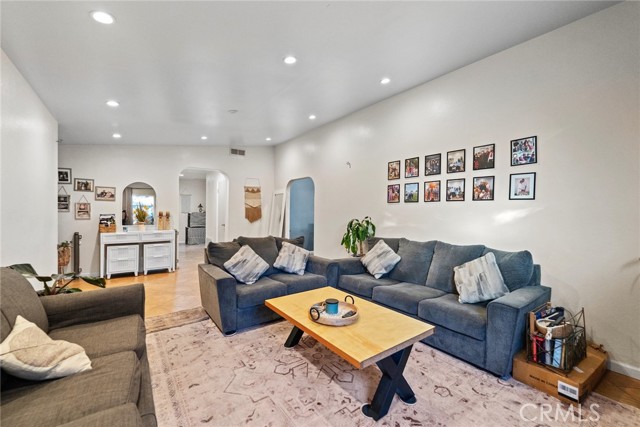 Detail Gallery Image 6 of 20 For 9087 Rosecrest, Fontana,  CA 92335 - 4 Beds | 2 Baths