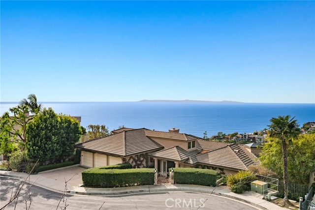 755 Pelican Drive, Laguna Beach CA: https://media.crmls.org/medias/ba622019-0317-422f-926a-57e490d8b65b.jpg