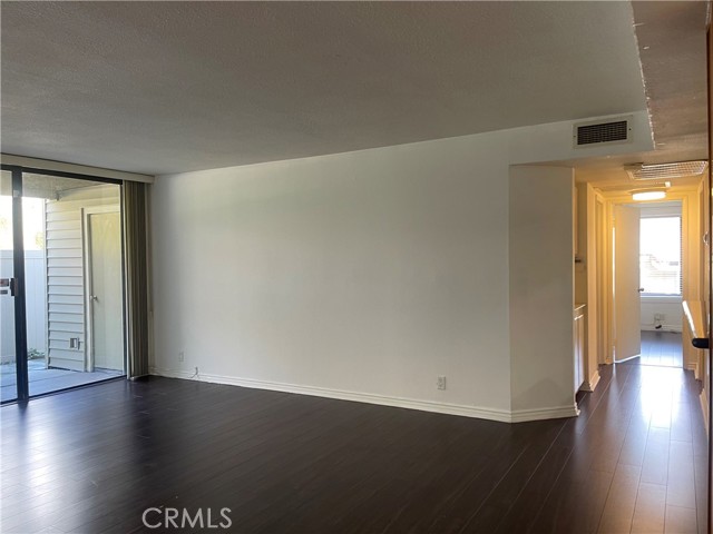 Detail Gallery Image 7 of 19 For 95 Country Mile Rd #245,  Pomona,  CA 91766 - 2 Beds | 2 Baths