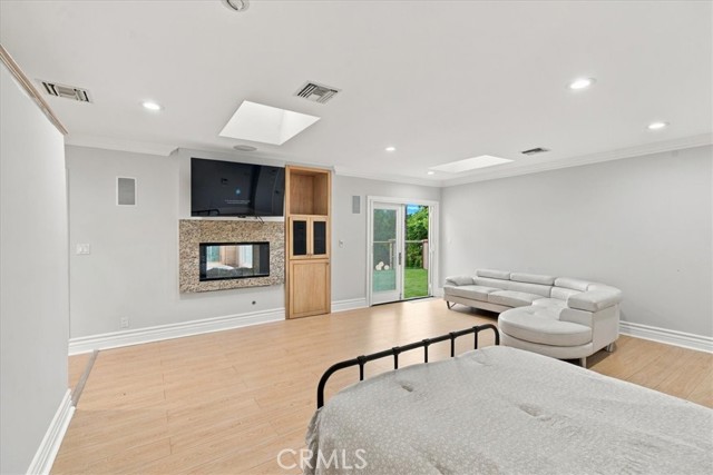 5320 Louise Avenue photo 32