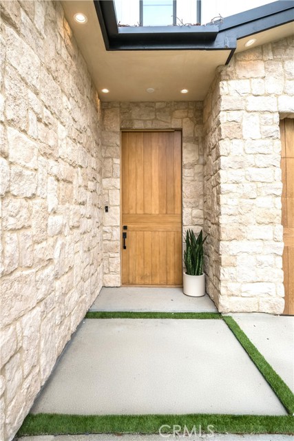 Detail Gallery Image 9 of 54 For 5929 Melvin Ave, Tarzana,  CA 91356 - 5 Beds | 6 Baths