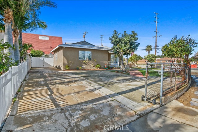 Detail Gallery Image 1 of 1 For 230 E Warner Ave, Santa Ana,  CA 92707 - 2 Beds | 1 Baths
