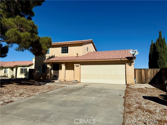 Detail Gallery Image 2 of 22 For 10850 Almond St, Adelanto,  CA 92301 - 3 Beds | 2/1 Baths