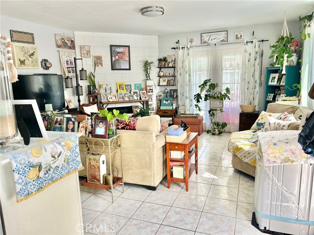Detail Gallery Image 10 of 15 For 3510 & 3512 W Pine St, Santa Ana,  CA 92704 - – Beds | – Baths