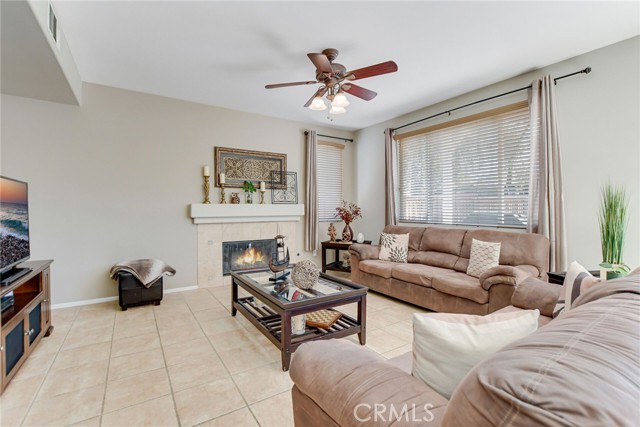 32501 Sprucewood Way, Lake Elsinore CA: https://media.crmls.org/medias/ba65b73f-f448-4657-be86-35481e10a619.jpg