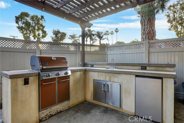 Detail Gallery Image 8 of 10 For 15500 Tustin Village Way #105,  Tustin,  CA 92780 - 3 Beds | 1/1 Baths