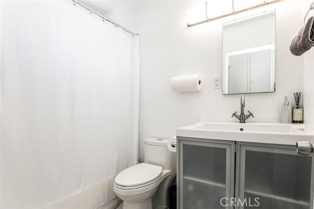 343 Concord Street, Glendale CA: https://media.crmls.org/medias/ba6658f1-f2f4-4890-b3da-19ab72c78aca.jpg
