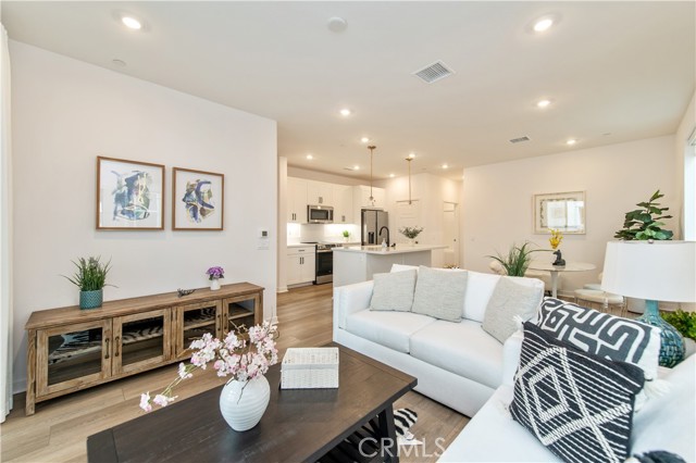 Detail Gallery Image 12 of 46 For 136 Ruby Road, Rancho Mission Viejo,  CA 92694 - 3 Beds | 3 Baths