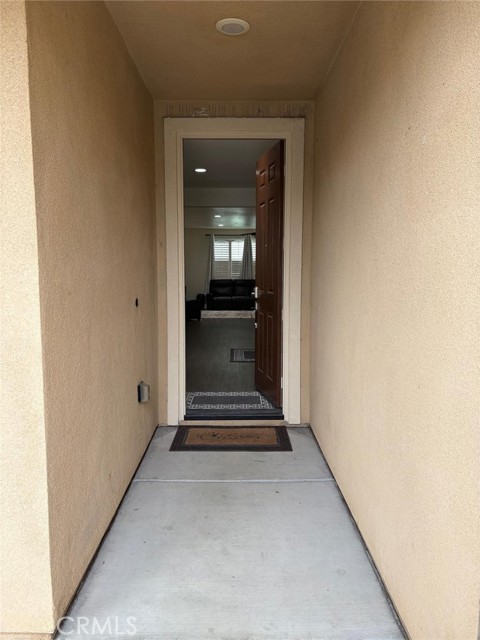 Detail Gallery Image 6 of 36 For 6111 Peregrine Dr, Jurupa Valley,  CA 91752 - 7 Beds | 4/1 Baths