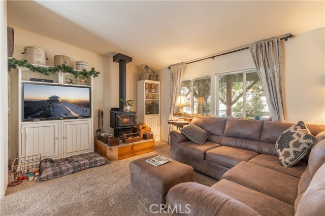 Detail Gallery Image 3 of 41 For 200 San Anselmo, Big Bear City,  CA 92314 - 4 Beds | 2/1 Baths