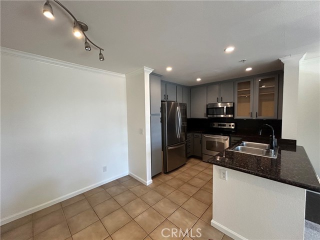 Detail Gallery Image 1 of 1 For 1015 La Terraza Cir #203,  Corona,  CA 92879 - 1 Beds | 1 Baths