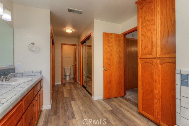 1022 Sir William Court, Chico CA: https://media.crmls.org/medias/ba6857cd-90b9-487f-a695-7d1c5d54f132.jpg
