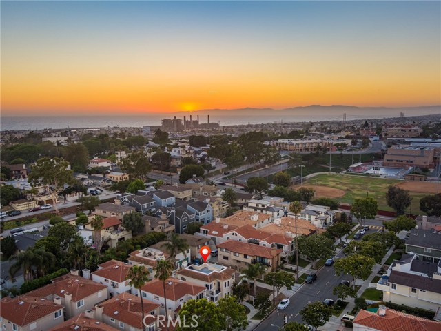 Amazing location close to 3 schools, shopping, and the ocean!